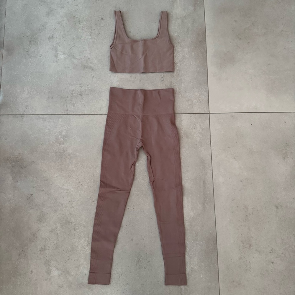 SET ACTIVE 2 PIECE WORKOUT SET